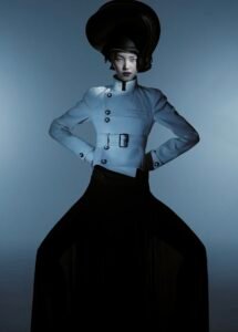 Chiaroscuro: A Renaissance Decor of Contemporary Fashion Photography